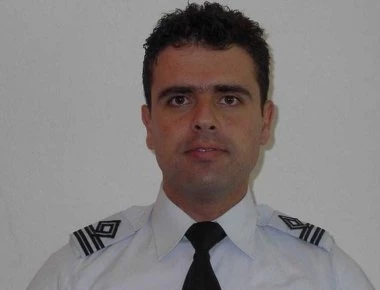 Ο νεκρός επισμηναγός έχει δίδυμο αδελφό που υπηρετεί στην ίδια Mοίρα